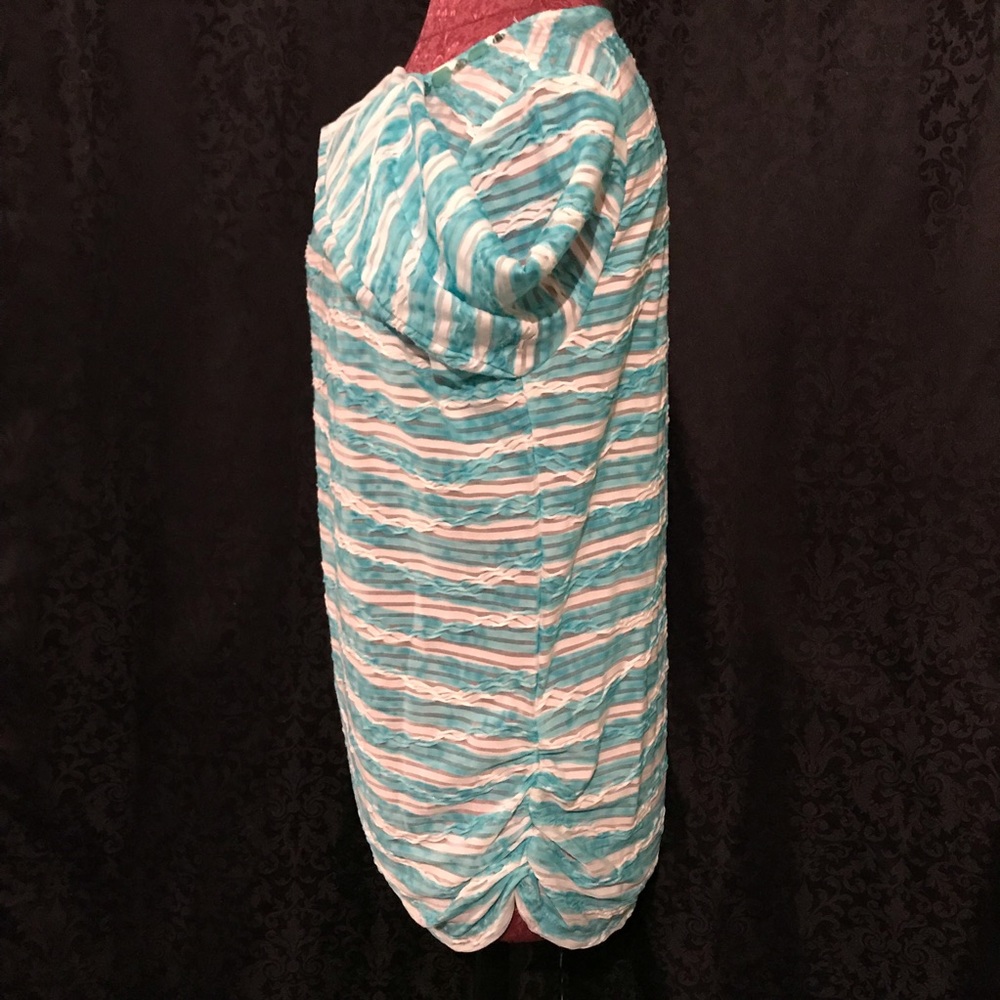 Ruby Rd. - Turquoise & White Top - Picture 3 of 5